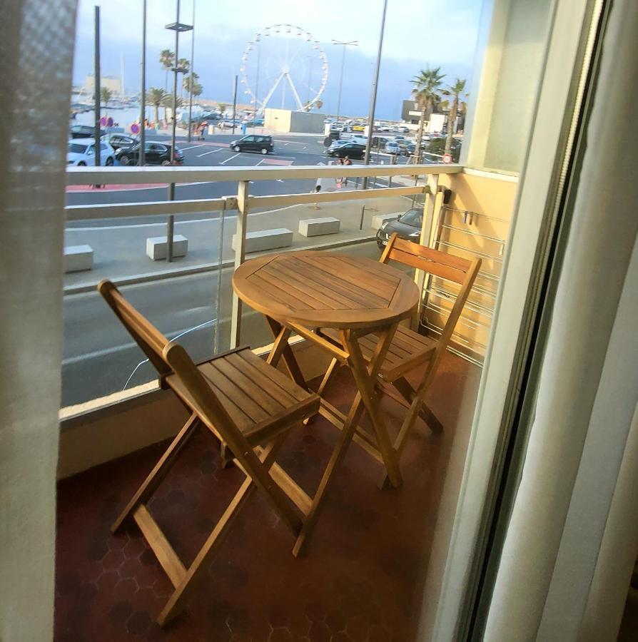 Adorable Petit Appartement Avec Magnifique Vue Sur Le Port De Canet Extérieur photo